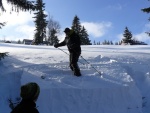 PR FOTEK ZE ZKLADNHO KURZU SKIALPINISMU, Tak takhle m vypadat prav zima. Pardn podmnky v pardn part. Take tu mme zase 9 novch skialpinist.. - fotografie 84