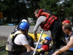 RAFTING NA TATRANSK BEL 2010, Pkn voda, dobr parta, super rafci, prost to nemlo vadu. Richardovi dky za fotky :-) - fotografie 7