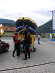 RAFTING NA TATRANSK BEL 2010, Pkn voda, dobr parta, super rafci, prost to nemlo vadu. Richardovi dky za fotky :-) - fotografie 18