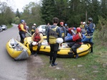 RAFTING NA TATRANSK BEL 2010, Pkn voda, dobr parta, super rafci, prost to nemlo vadu. Richardovi dky za fotky :-) - fotografie 32