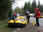 RAFTING NA TATRANSK BEL 2010, Pkn voda, dobr parta, super rafci, prost to nemlo vadu. Richardovi dky za fotky :-) - fotografie 34