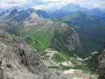 Passo Falzarego 2010, Pardn poas, ideln vyladn forma a lezen veho druhu. Tenikou byl 500 metr dlouh vstup na Prvn pil Tofany.... - fotografie 26