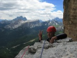 Passo Falzarego 2010, Pardn poas, ideln vyladn forma a lezen veho druhu. Tenikou byl 500 metr dlouh vstup na Prvn pil Tofany.... - fotografie 36