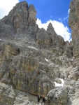 Passo Falzarego 2010, Pardn poas, ideln vyladn forma a lezen veho druhu. Tenikou byl 500 metr dlouh vstup na Prvn pil Tofany.... - fotografie 45