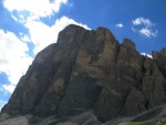 Passo Falzarego 2010, Pardn poas, ideln vyladn forma a lezen veho druhu. Tenikou byl 500 metr dlouh vstup na Prvn pil Tofany.... - fotografie 48