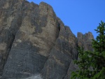 Passo Falzarego 2010, Pardn poas, ideln vyladn forma a lezen veho druhu. Tenikou byl 500 metr dlouh vstup na Prvn pil Tofany.... - fotografie 49