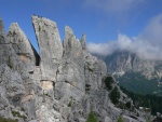 Passo Falzarego 2010, Pardn poas, ideln vyladn forma a lezen veho druhu. Tenikou byl 500 metr dlouh vstup na Prvn pil Tofany.... - fotografie 57