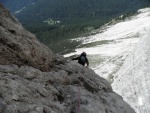 Passo Falzarego 2010, Parádní počasí, ideálně vyladěná forma a lezení všeho druhu. Třešničkou byl 500 metrů dlouhý výstup na První pilíř Tofany.... - fotografie 168