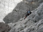 Passo Falzarego 2010, Parádní počasí, ideálně vyladěná forma a lezení všeho druhu. Třešničkou byl 500 metrů dlouhý výstup na První pilíř Tofany.... - fotografie 172