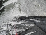 Passo Falzarego 2010, Parádní počasí, ideálně vyladěná forma a lezení všeho druhu. Třešničkou byl 500 metrů dlouhý výstup na První pilíř Tofany.... - fotografie 175