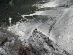 Passo Falzarego 2010, Parádní počasí, ideálně vyladěná forma a lezení všeho druhu. Třešničkou byl 500 metrů dlouhý výstup na První pilíř Tofany.... - fotografie 178