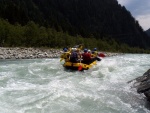 NOCA, krlovna raftingu - Nejlep evropsk rafting na ekch NOCA, Isel a Isarco, Velk parta vodk, s ktermi u jsme lecos proili. Pardn eky, kopec dobr nlady a hejiv italsk slunce.  I vodn stavy byly na jedniku... - fotografie 176