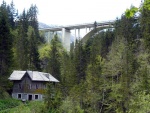 Jarn tn v Korutanech - rafting na Mllu, Gailu, a Lieseru, Jarn slunko nm doplo dostatek vody. Pedevm hlubok dol a peeje Gailu vechny doslova uchvtily. - fotografie 62