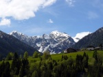 Jarn tn v Korutanech - rafting na Mllu, Gailu, a Lieseru, Jarn slunko nm doplo dostatek vody. Pedevm hlubok dol a peeje Gailu vechny doslova uchvtily. - fotografie 65