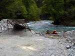 Jarn tn v Korutanech - rafting na Mllu, Gailu, a Lieseru, Jarn slunko nm doplo dostatek vody. Pedevm hlubok dol a peeje Gailu vechny doslova uchvtily. - fotografie 90