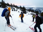 SKIALPINISTICK VKEND V KRKONOCH, Poas provilo vechny astnky a jejich odolnost, a to nejen materily pouit na obleen, ale i fyziku, psychickou kondici a vytrvalost. Pardn a nron akce, kter probhla za extrmnch pod - fotografie 48