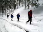 ZKLADN KURZ SKIALPINISMU, Dky pardnmu nstupu zimy, byl prvn kurz na sezony skvl, k emu tak pispli vichni astnci. - fotografie 8