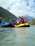 Alpsk supervkend - Isel a Salzach - podzim 2010, Pedpov poas byla sice pesimistick, natst skutenost jin. Se slbenm detm se stdaly i proslunn chvle. Dky tomu byla i na podzim voda suprov jako pi jarnm tn. Zejmna Salzach ns - fotografie 3