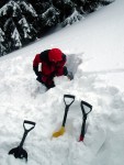 SKIALPINISMUS - zkladn kurz v Krkonoch, Pr foteek namchan z nkolika kurzk..... Zima se krt, tak nevhejte, zachli budeme vytahovat lod! - fotografie 44