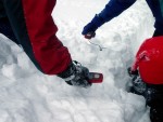 SKIALPINISMUS - zkladn kurz v Krkonoch, Pr foteek namchan z nkolika kurzk..... Zima se krt, tak nevhejte, zachli budeme vytahovat lod! - fotografie 56