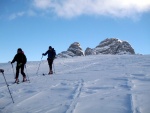 DACHSTIEN VRCHOL NA SKIALPECH 2011, iroko spektrln skialpov akce, pardn poas, kvanta snhu a pohodov tm. Fotky z vrcholu hovo za ve... - fotografie 13