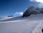 DACHSTIEN VRCHOL NA SKIALPECH 2011, iroko spektrln skialpov akce, pardn poas, kvanta snhu a pohodov tm. Fotky z vrcholu hovo za ve... - fotografie 15