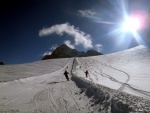 DACHSTIEN VRCHOL NA SKIALPECH 2011, iroko spektrln skialpov akce, pardn poas, kvanta snhu a pohodov tm. Fotky z vrcholu hovo za ve... - fotografie 18