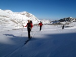 DACHSTIEN VRCHOL NA SKIALPECH 2011, iroko spektrln skialpov akce, pardn poas, kvanta snhu a pohodov tm. Fotky z vrcholu hovo za ve... - fotografie 41