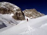 DACHSTIEN VRCHOL NA SKIALPECH 2011, iroko spektrln skialpov akce, pardn poas, kvanta snhu a pohodov tm. Fotky z vrcholu hovo za ve... - fotografie 44