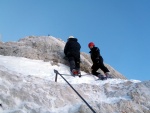 DACHSTIEN VRCHOL NA SKIALPECH 2011, iroko spektrln skialpov akce, pardn poas, kvanta snhu a pohodov tm. Fotky z vrcholu hovo za ve... - fotografie 92