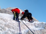 DACHSTIEN VRCHOL NA SKIALPECH 2011, iroko spektrln skialpov akce, pardn poas, kvanta snhu a pohodov tm. Fotky z vrcholu hovo za ve... - fotografie 93