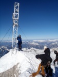 DACHSTIEN VRCHOL NA SKIALPECH 2011, iroko spektrln skialpov akce, pardn poas, kvanta snhu a pohodov tm. Fotky z vrcholu hovo za ve... - fotografie 94