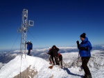 DACHSTIEN VRCHOL NA SKIALPECH 2011, iroko spektrln skialpov akce, pardn poas, kvanta snhu a pohodov tm. Fotky z vrcholu hovo za ve... - fotografie 95