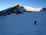 DACHSTIEN VRCHOL NA SKIALPECH 2011, iroko spektrln skialpov akce, pardn poas, kvanta snhu a pohodov tm. Fotky z vrcholu hovo za ve... - fotografie 137