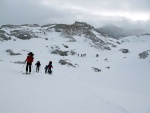 DACHSTIEN VRCHOL NA SKIALPECH 2011, iroko spektrln skialpov akce, pardn poas, kvanta snhu a pohodov tm. Fotky z vrcholu hovo za ve... - fotografie 203