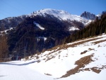 SKIALP ARNA RIEDINGTAL, Sluncem zalit arna s tvrdm podkladem umonila dv skvl try. Vichni jsme uili pardn vkend na skialpech. - fotografie 2