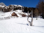 SKIALP ARNA RIEDINGTAL, Sluncem zalit arna s tvrdm podkladem umonila dv skvl try. Vichni jsme uili pardn vkend na skialpech. - fotografie 6