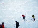 SKIALP ARNA RIEDINGTAL, Sluncem zalit arna s tvrdm podkladem umonila dv skvl try. Vichni jsme uili pardn vkend na skialpech. - fotografie 59