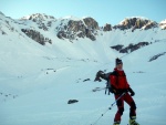 SKIALP ARNA RIEDINGTAL, Sluncem zalit arna s tvrdm podkladem umonila dv skvl try. Vichni jsme uili pardn vkend na skialpech. - fotografie 64