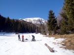 SKIALP ARNA RIEDINGTAL, Sluncem zalit arna s tvrdm podkladem umonila dv skvl try. Vichni jsme uili pardn vkend na skialpech. - fotografie 74