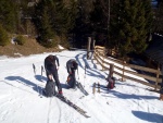 SKIALP ARNA RIEDINGTAL, Sluncem zalit arna s tvrdm podkladem umonila dv skvl try. Vichni jsme uili pardn vkend na skialpech. - fotografie 75