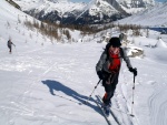 SKIALP ARNA RIEDINGTAL, Sluncem zalit arna s tvrdm podkladem umonila dv skvl try. Vichni jsme uili pardn vkend na skialpech. - fotografie 106