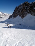 SKIALP ARNA RIEDINGTAL, Sluncem zalit arna s tvrdm podkladem umonila dv skvl try. Vichni jsme uili pardn vkend na skialpech. - fotografie 109