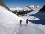 SKIALP ARNA RIEDINGTAL, Sluncem zalit arna s tvrdm podkladem umonila dv skvl try. Vichni jsme uili pardn vkend na skialpech. - fotografie 113