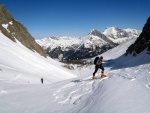 SKIALP ARNA RIEDINGTAL, Sluncem zalit arna s tvrdm podkladem umonila dv skvl try. Vichni jsme uili pardn vkend na skialpech. - fotografie 114