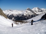 SKIALP ARNA RIEDINGTAL, Sluncem zalit arna s tvrdm podkladem umonila dv skvl try. Vichni jsme uili pardn vkend na skialpech. - fotografie 117