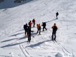 SKIALP ARNA RIEDINGTAL, Sluncem zalit arna s tvrdm podkladem umonila dv skvl try. Vichni jsme uili pardn vkend na skialpech. - fotografie 134