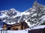 TDEN ZIMNHO LEZEN - Vysok Tatry, Tden lezen v okol Brnlky za ndhernho poas. Podmnky vynikajc a to jak na skle tak na ledech. Dky sedlmu snhu byla lavinov situace velmi pzniv a a celmu prbhu pomohla i vborn n - fotografie 14