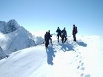 TDEN ZIMNHO LEZEN - Vysok Tatry, Tden lezen v okol Brnlky za ndhernho poas. Podmnky vynikajc a to jak na skle tak na ledech. Dky sedlmu snhu byla lavinov situace velmi pzniv a a celmu prbhu pomohla i vborn n - fotografie 29