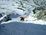 TÝDEN ZIMNÍHO LEZENÍ - Vysoké Tatry, Týden lezení v okolí Brnčálky za nádherného počasí. Podmínky vynikající a to jak na skále tak na ledech. Díky sedlému sněhu byla lavinová situace velmi příznivá a a celému průběhu pomohla i výborná ná - fotografie 87